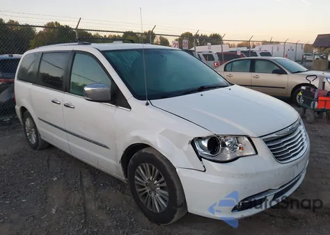 2014 Chrysler Town & Country Limited z USA, uszkodzony, nr VIN 2C4RC1GG2ER373528